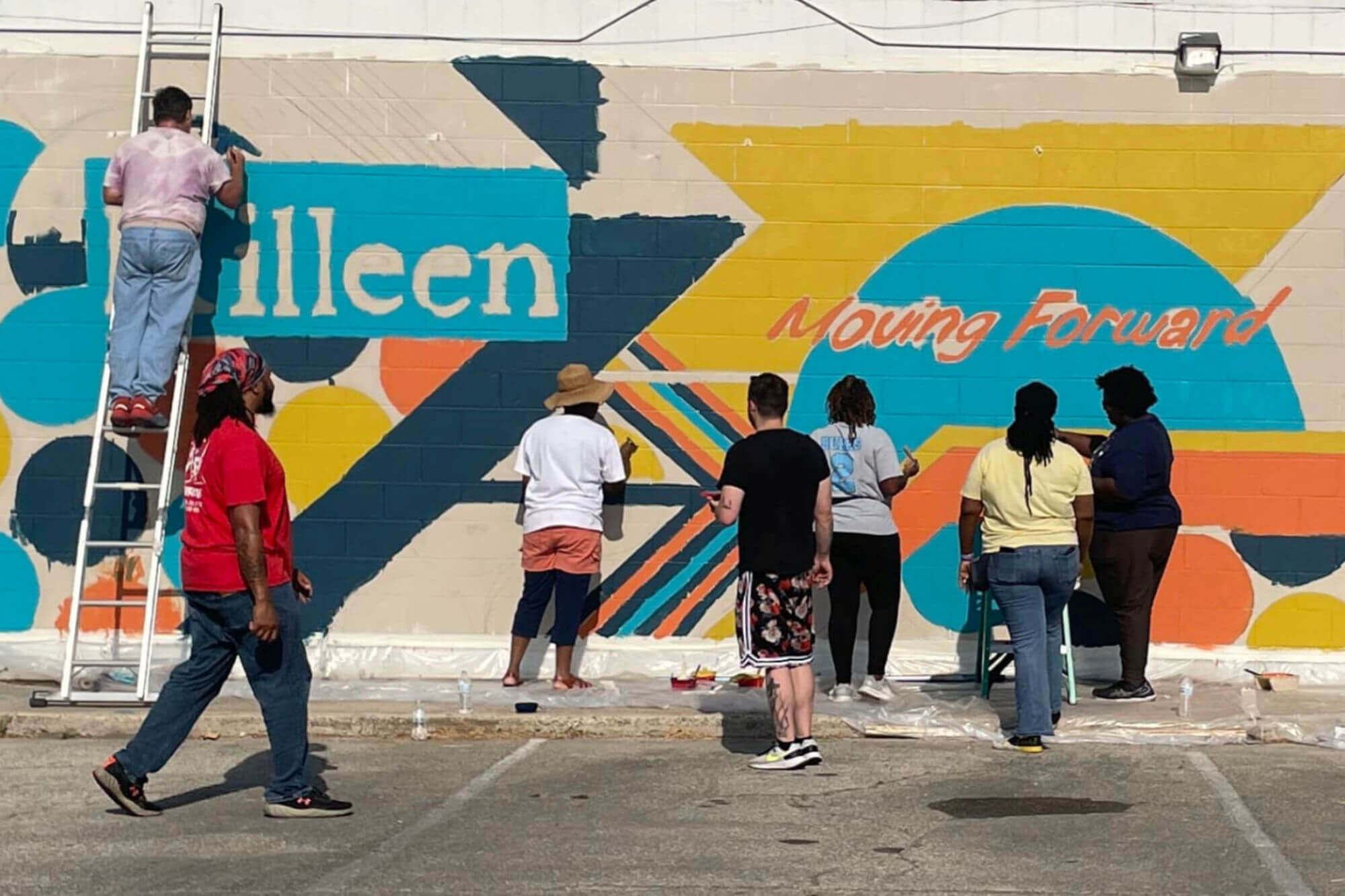 Killeen Creators 'Moving Forward' mural being painted